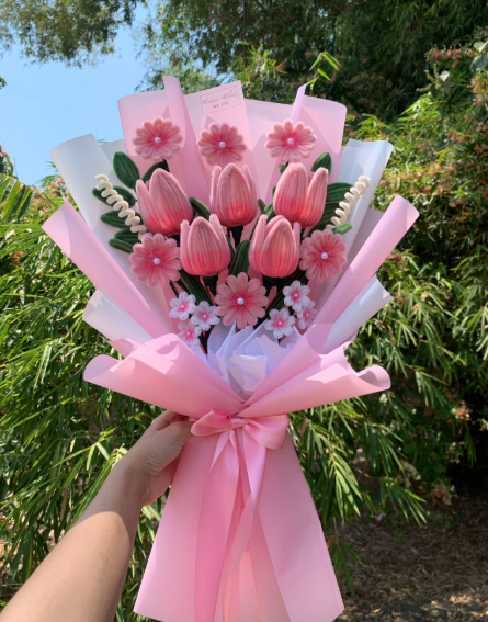 Fresh seasonal flower arrangement at Fleurae Atelier studio